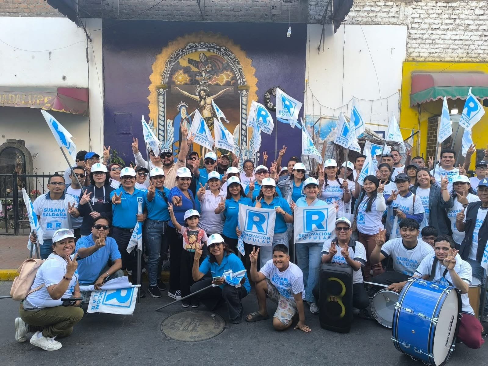 ¡Caminata por el cambio! Susana Saldaña recorrió casa por casa las zonas 7 y 6 de La Victoria
